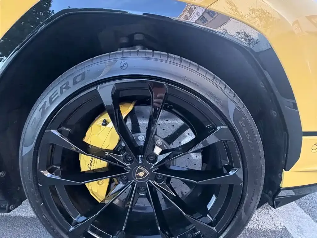 Lamborghini Urus — фото 5