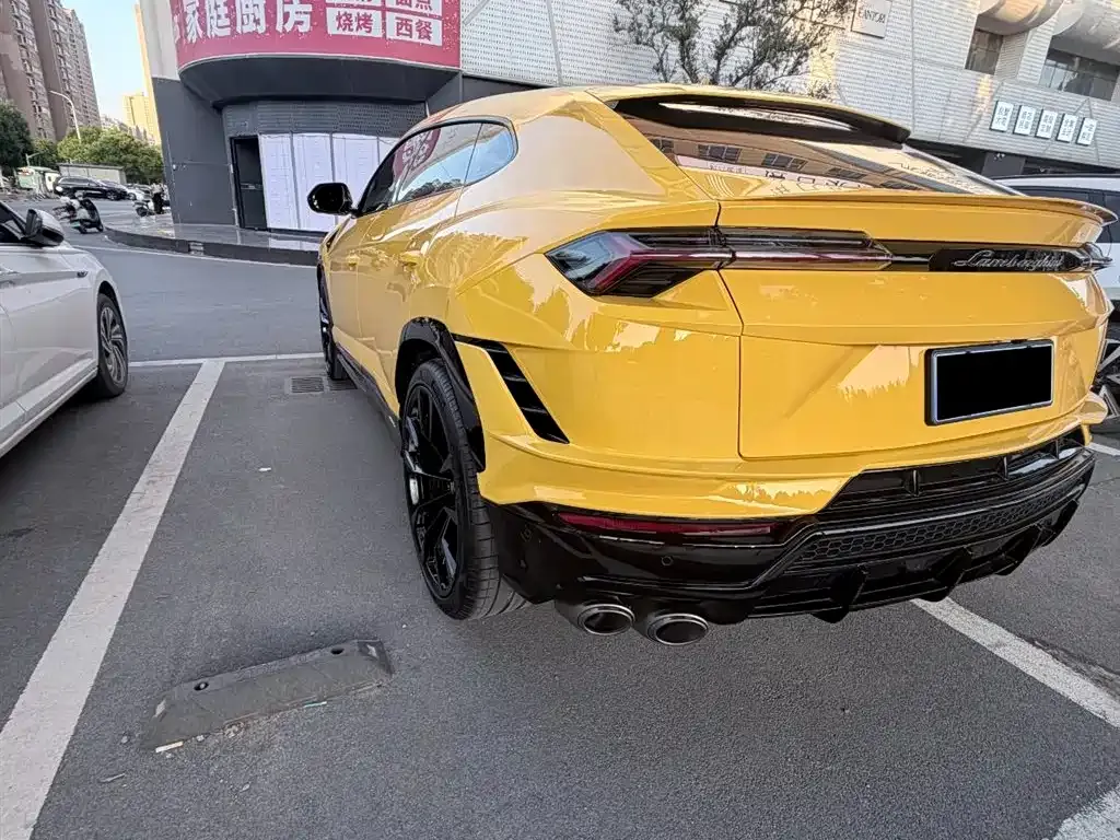 Lamborghini Urus — фото 8
