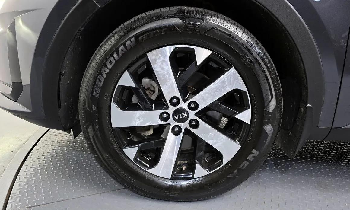Kia Sorento — фото 9