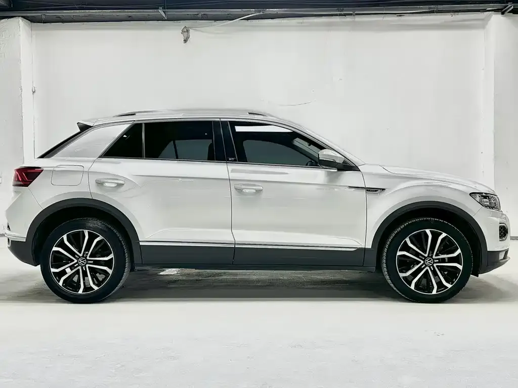 Volkswagen T-Roc — фото 2