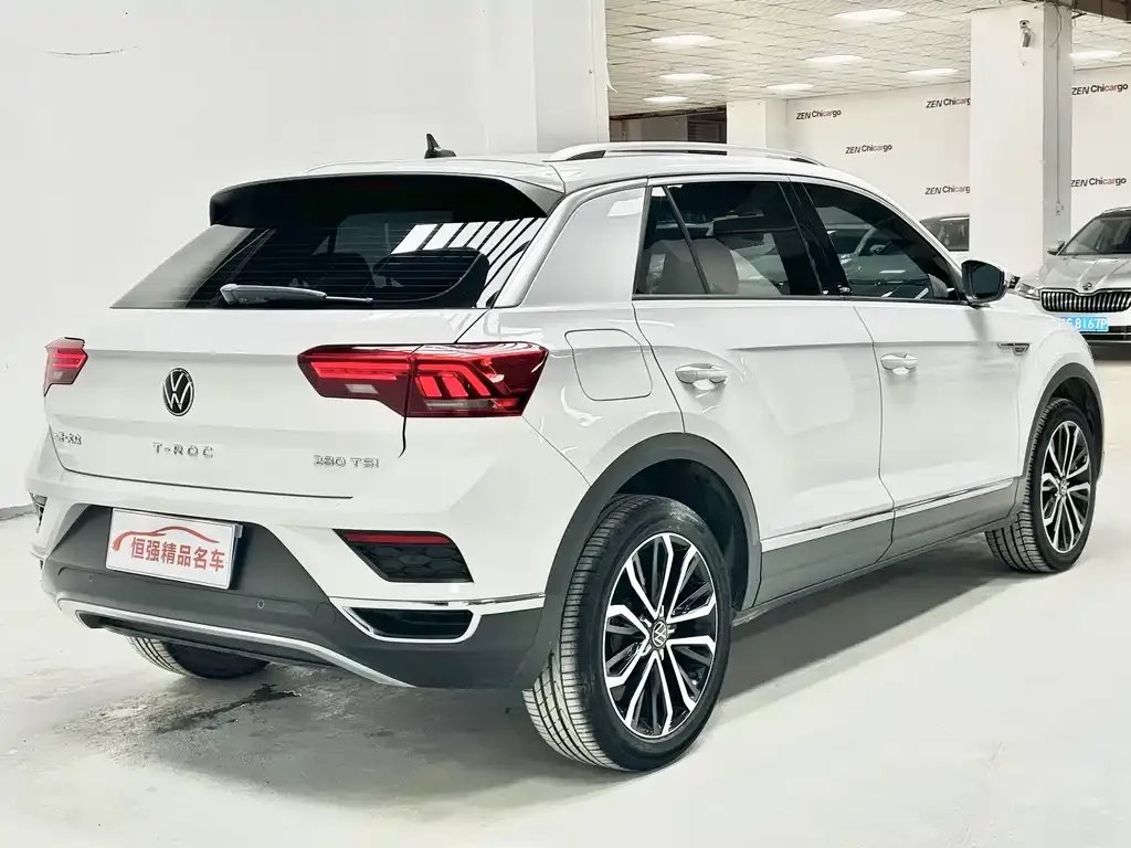 Volkswagen T-Roc — фото 7