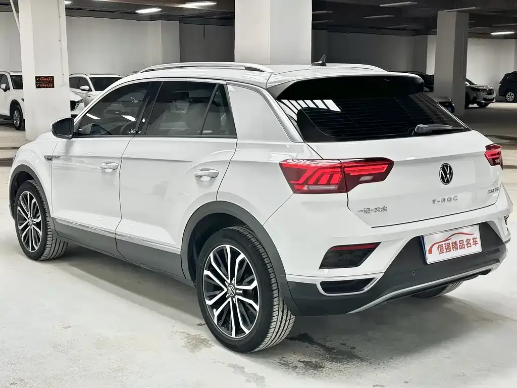 Volkswagen T-Roc — фото 4