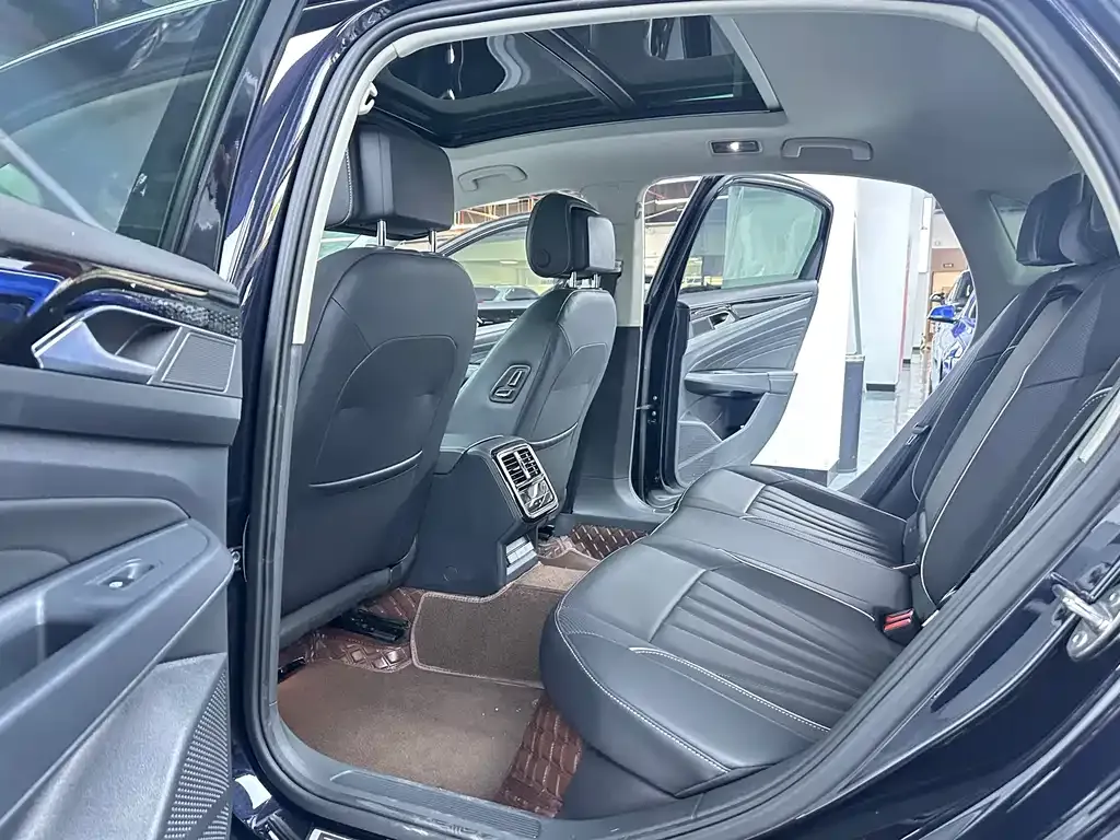 Volkswagen Passat — фото 5
