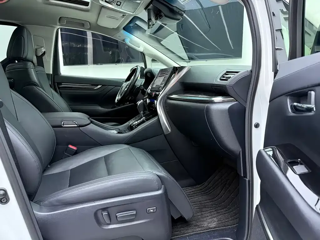 Toyota Vellfire 2022 из CN, фото 3