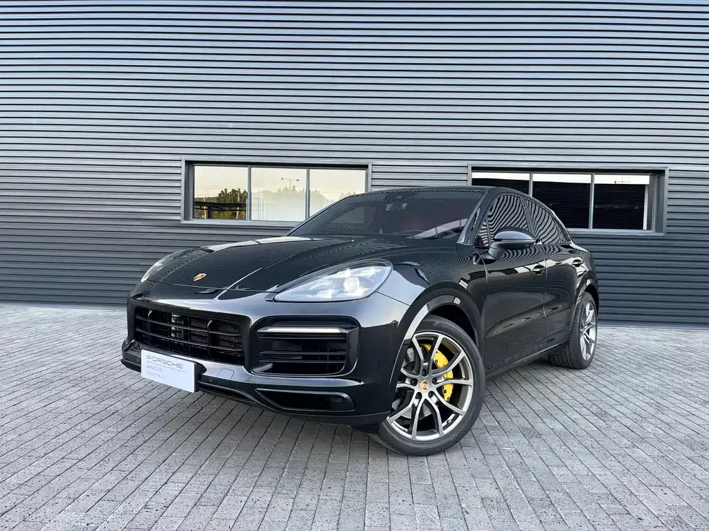 Porsche Cayenne — фото 1