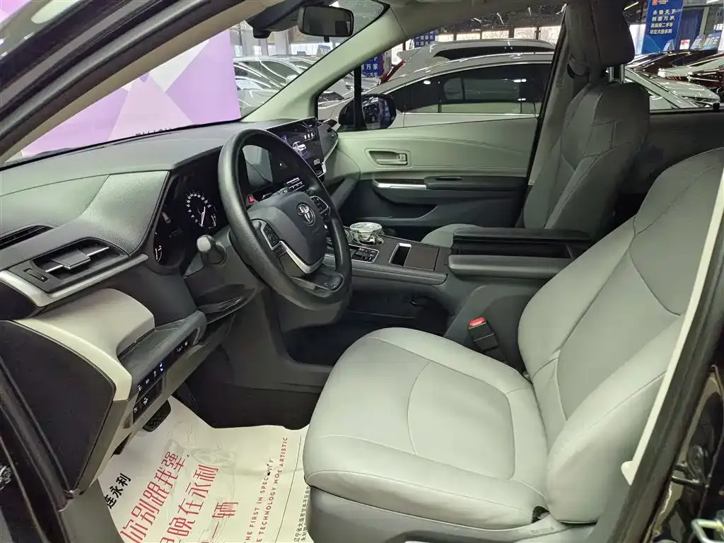 Toyota Granvia 2024 из CN, фото 6
