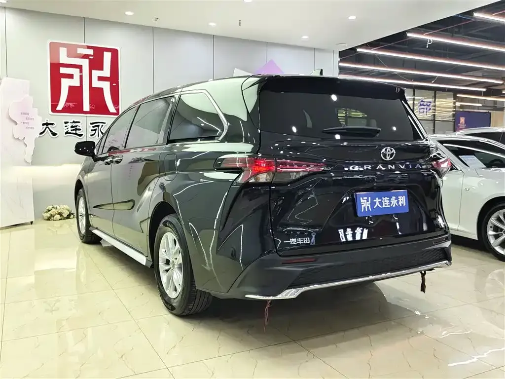 Toyota Granvia 2024 из CN, фото 3