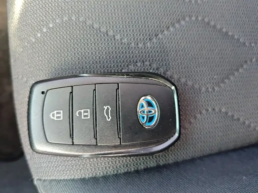 Toyota Corolla — фото 2