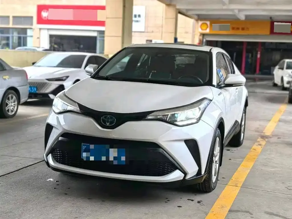 Toyota C-HR — фото 1