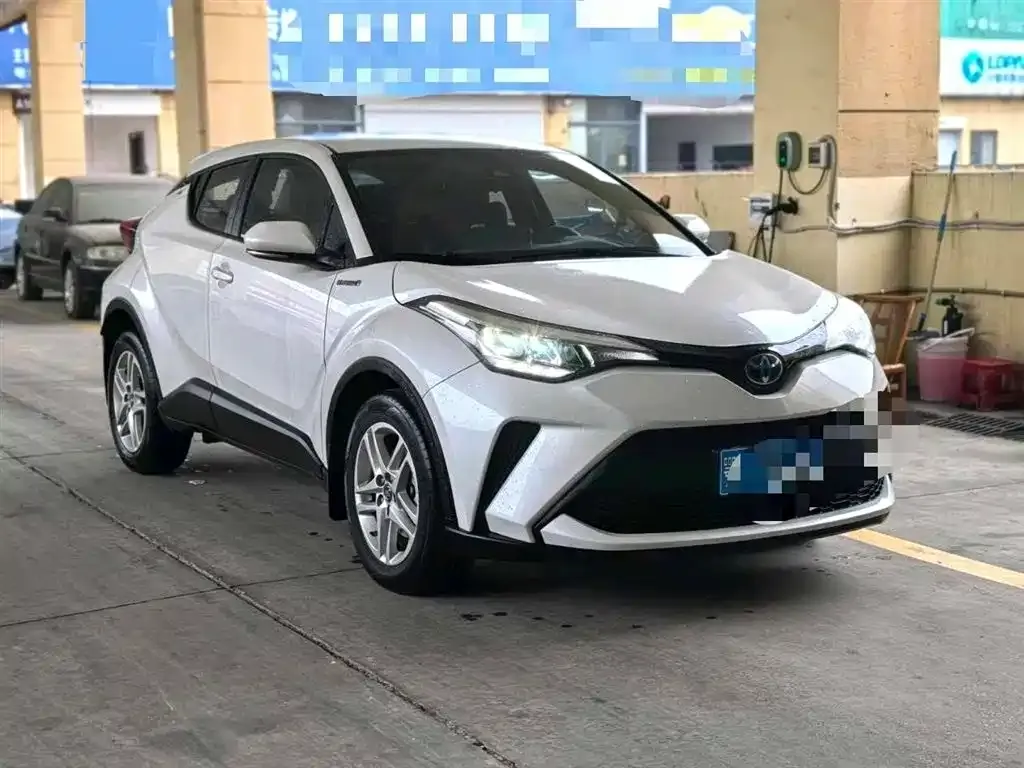 Toyota C-HR — фото 3