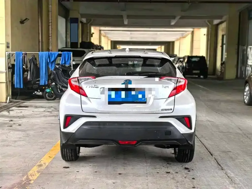 Toyota C-HR — фото 2