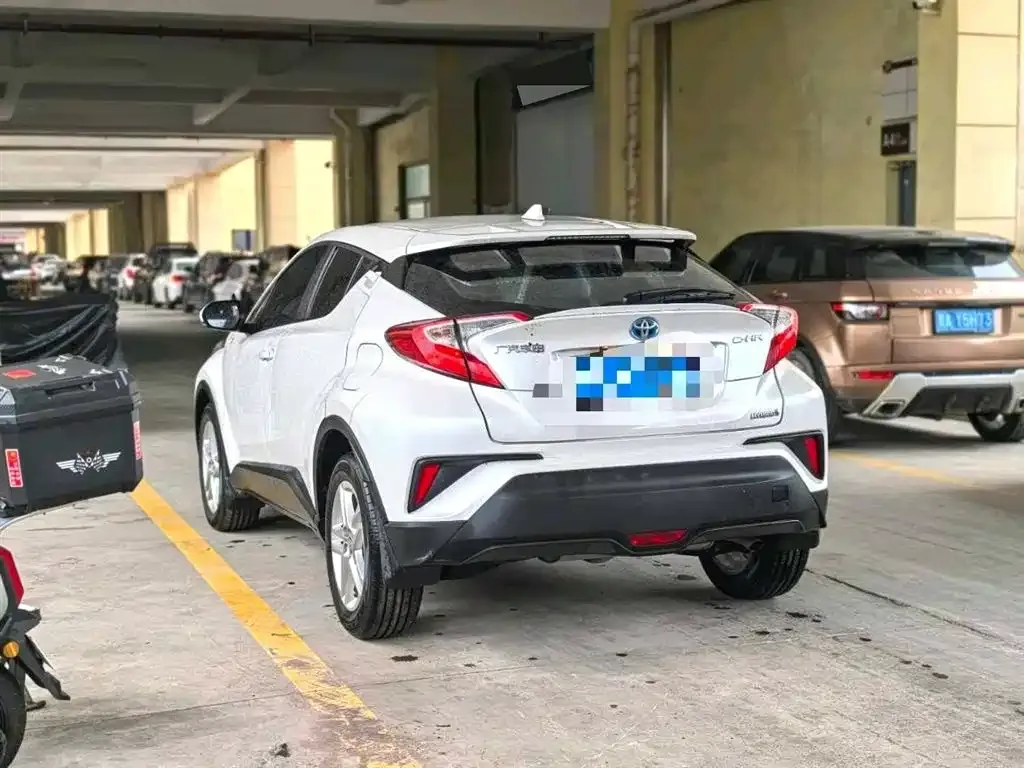 Toyota C-HR — фото 7