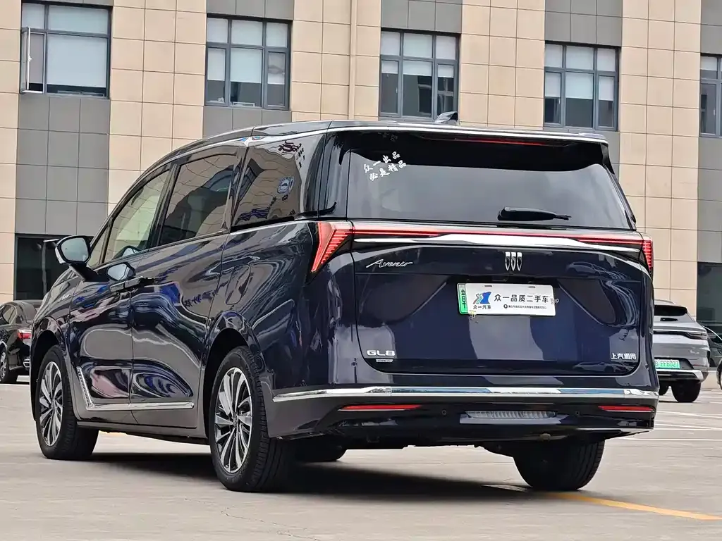 Buick GL8 Hybrid — фото 3