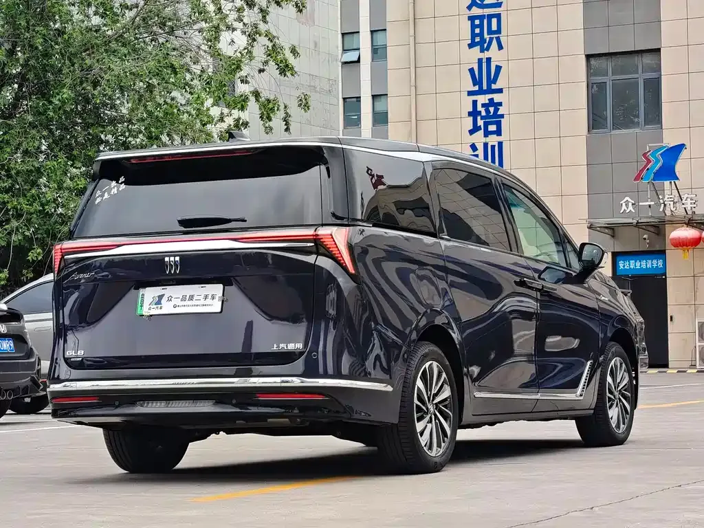 Buick GL8 Hybrid — фото 5