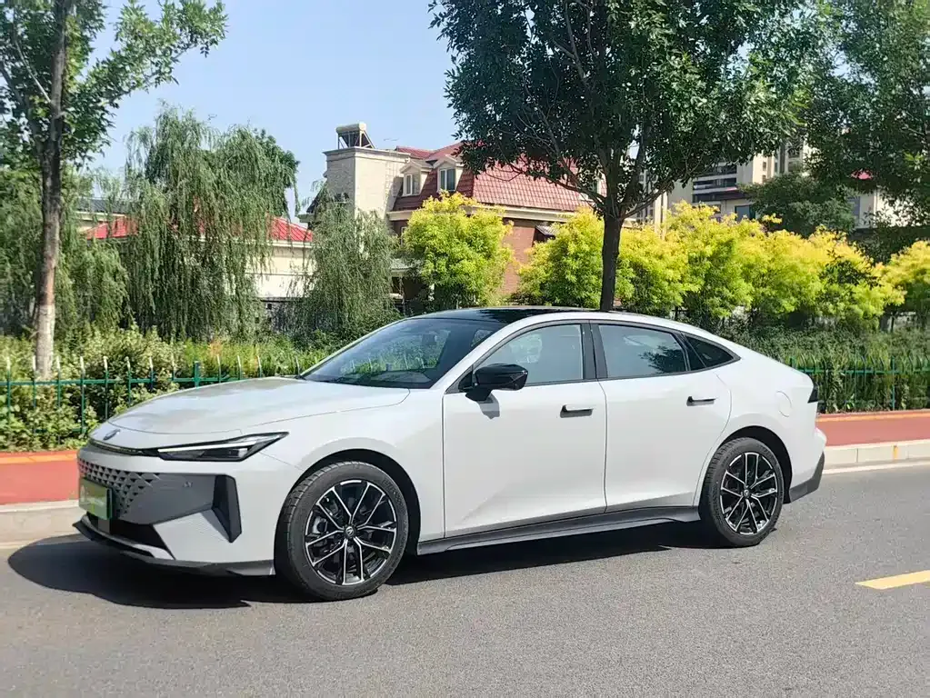 Changan UNI-V iDD