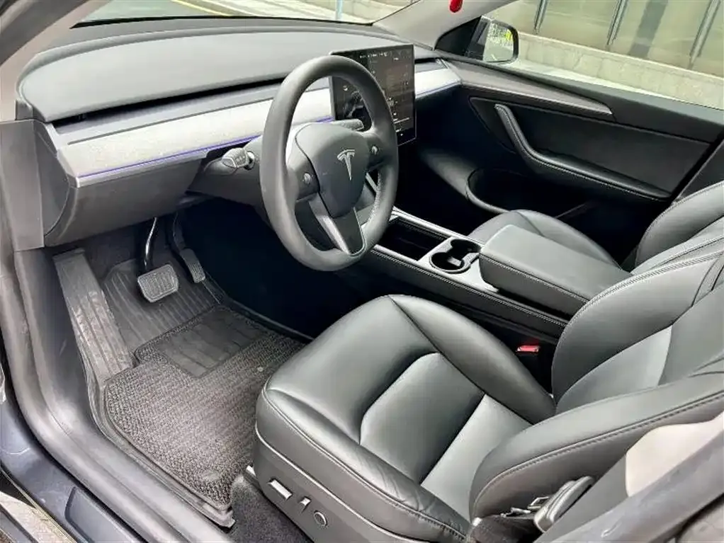 Tesla Model Y — фото 5