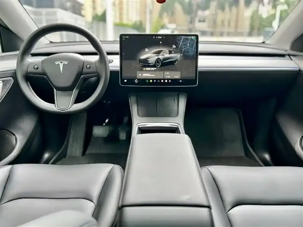 Tesla Model Y — фото 3