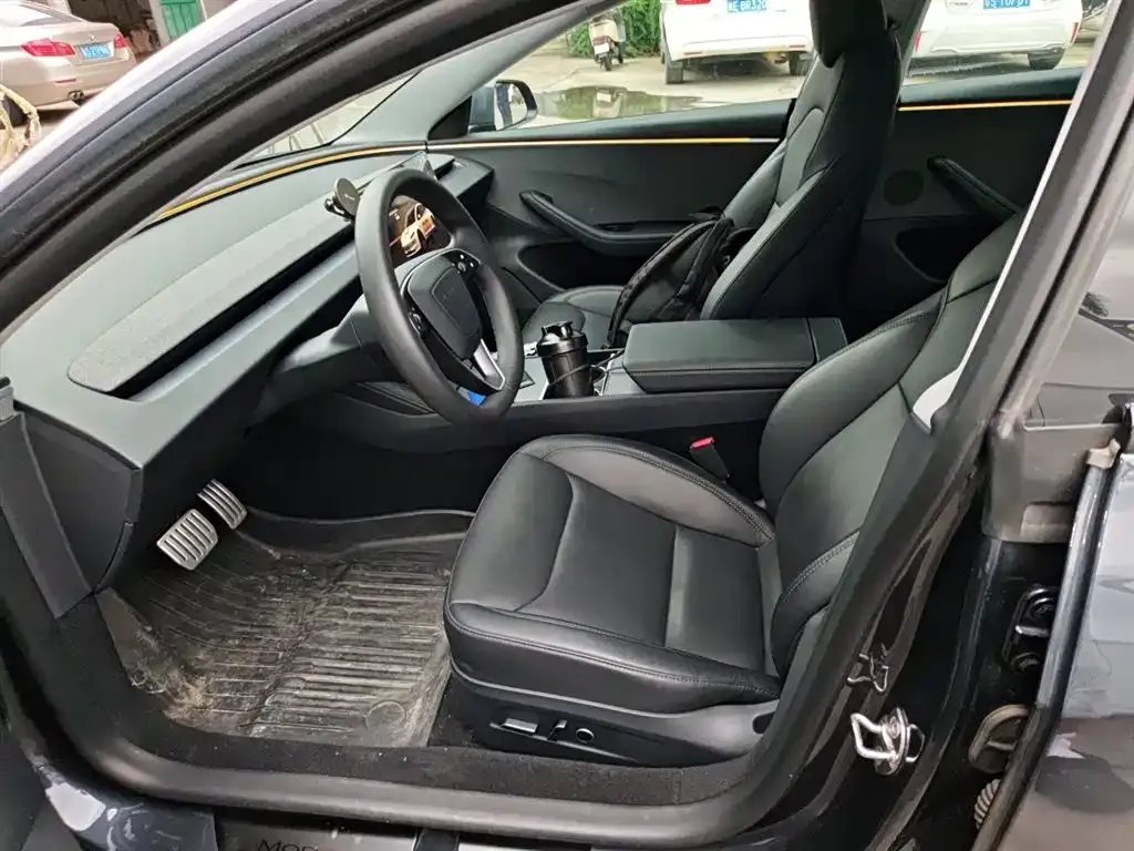 Tesla Model 3 — фото 10