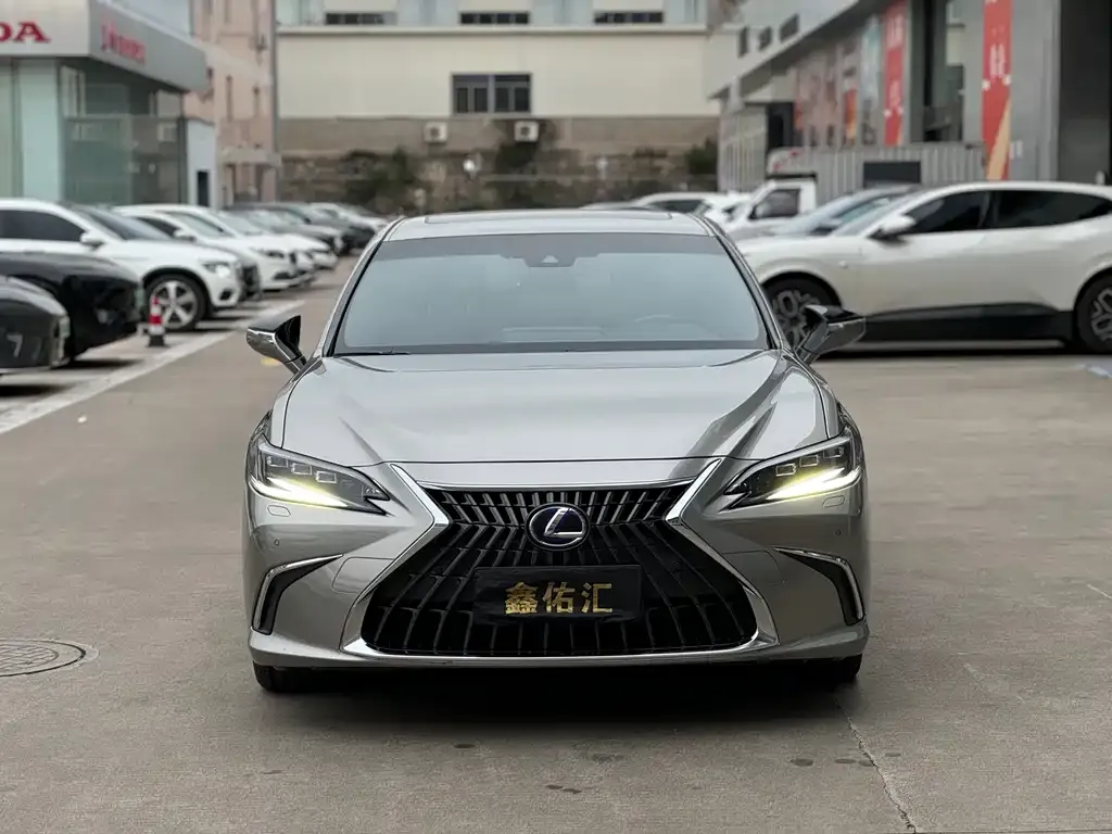 Lexus ES — фото 9