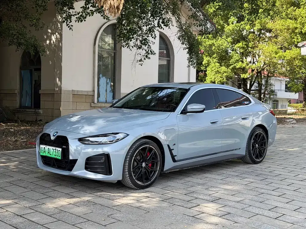 BMW i4