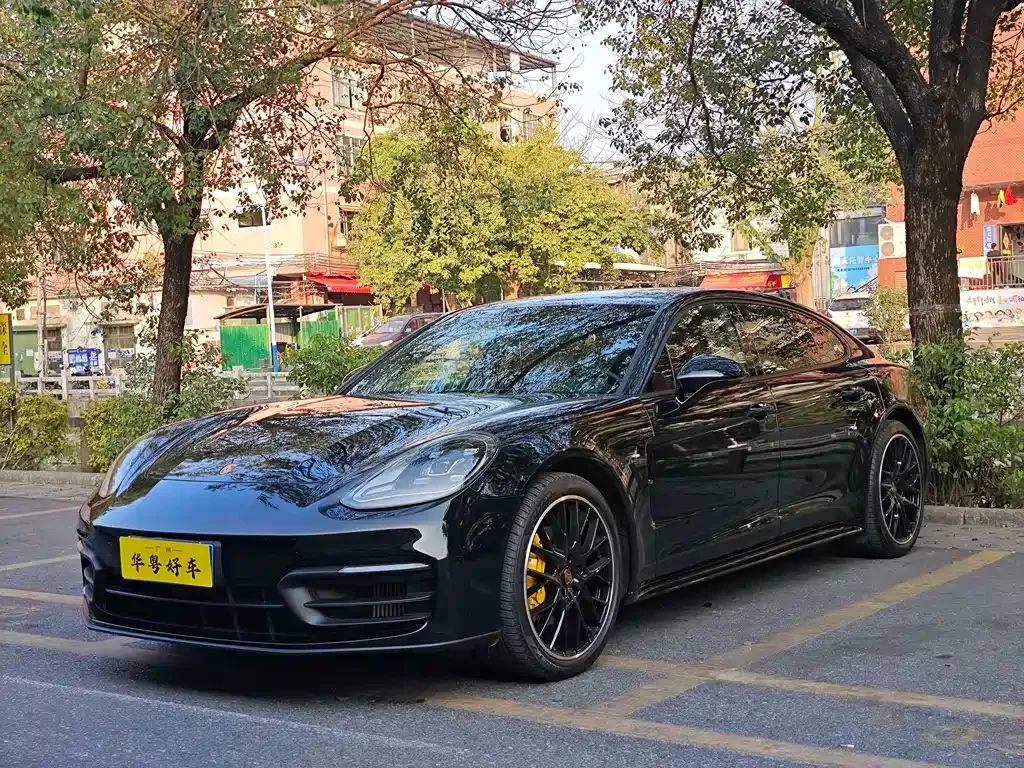 Porsche Panamera — фото 1