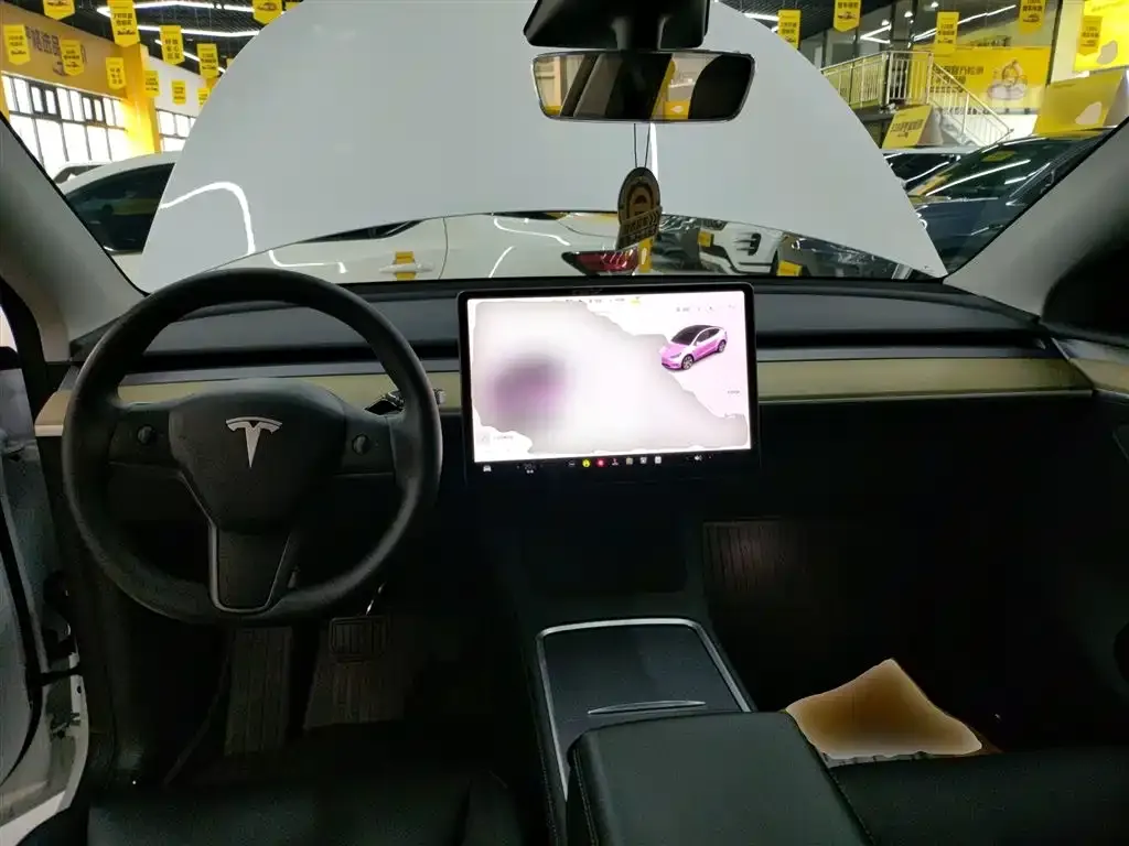 Tesla Model Y — фото 4