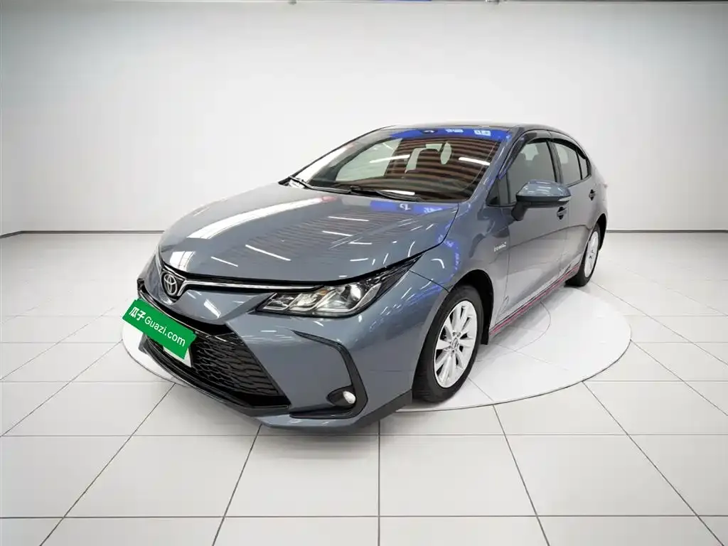 Toyota Corolla — фото 1