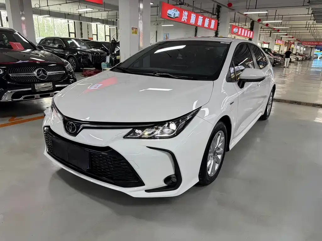 Toyota Corolla — фото 1