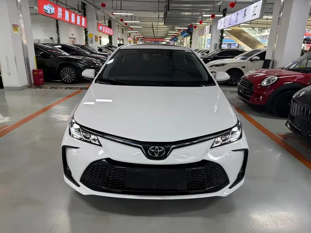 Toyota Corolla — фото 4