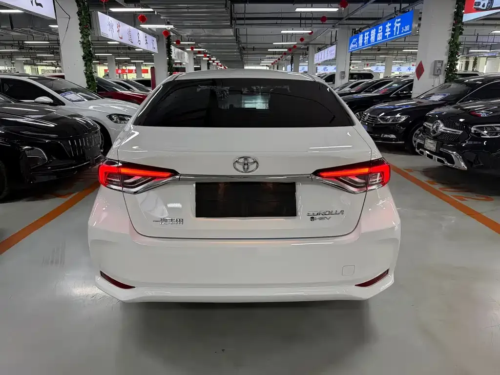 Toyota Corolla — фото 2