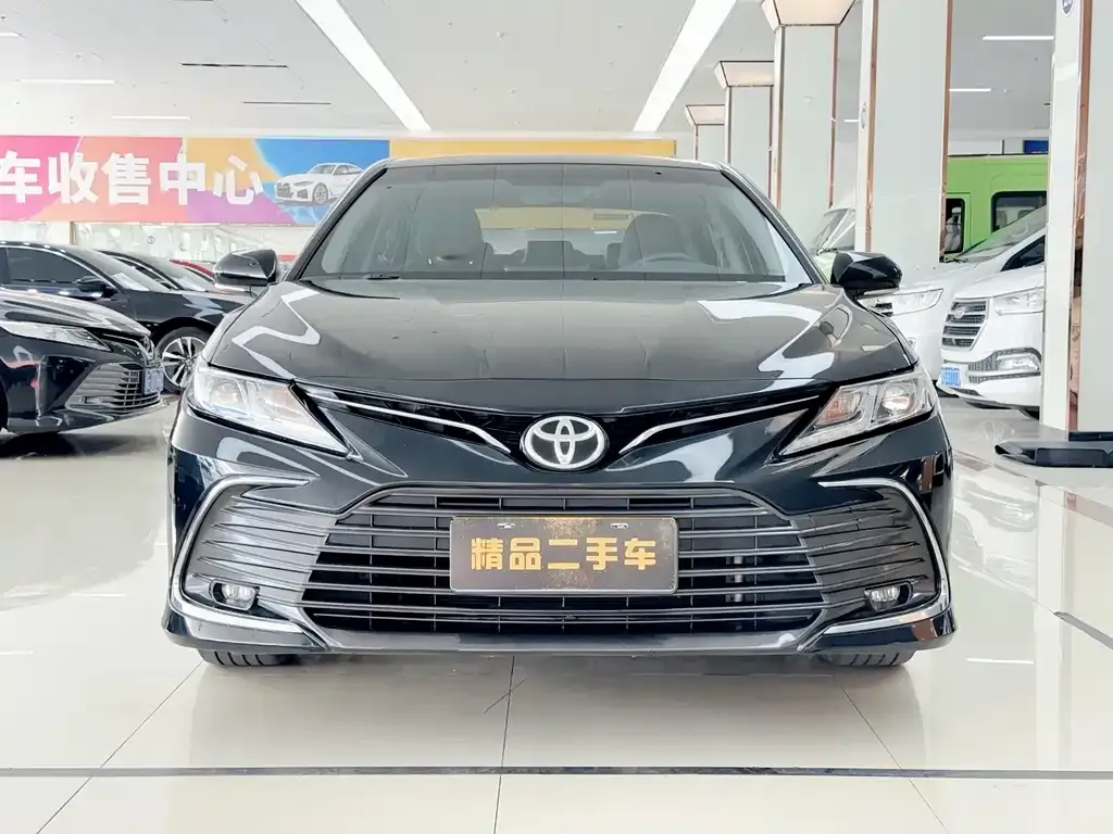 Toyota Camry — фото 6