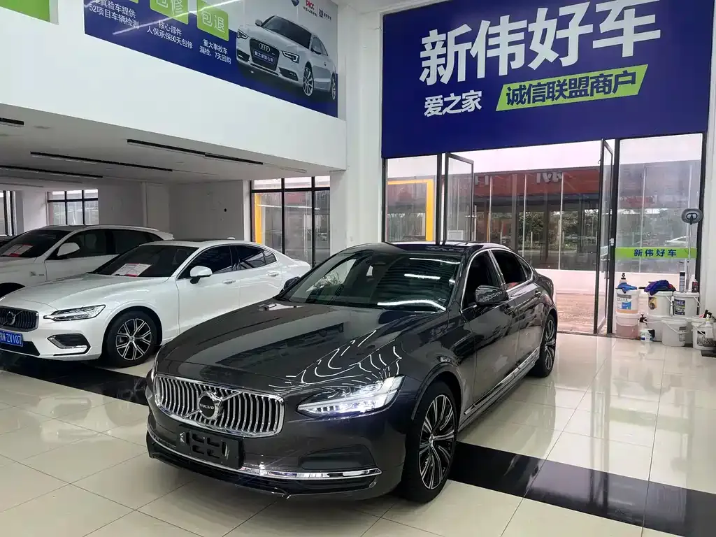 Volvo S90 2025 из CN, фото 1