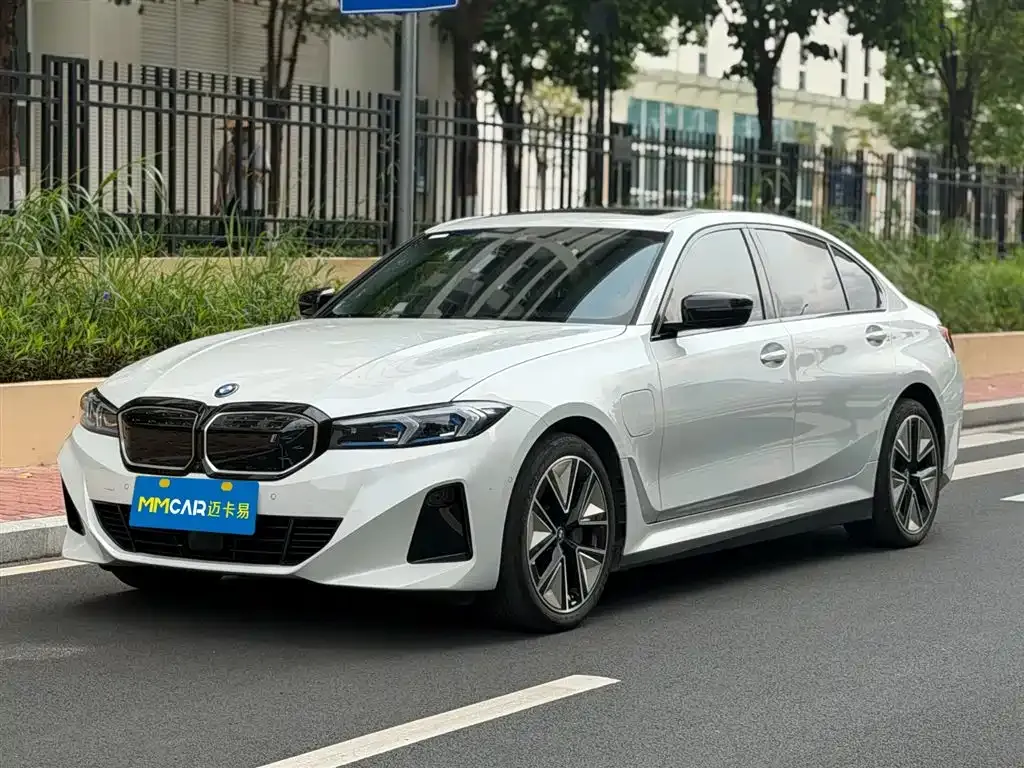BMW i3 — фото 1