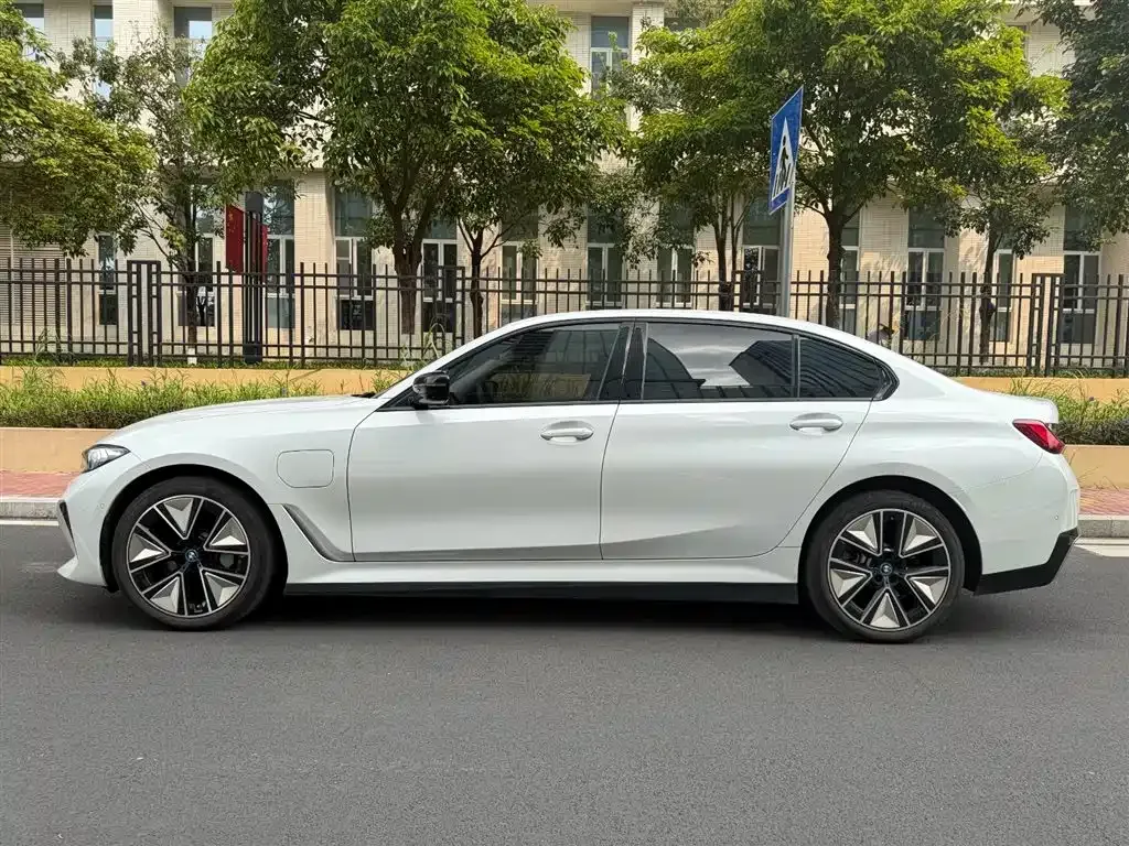 BMW i3 — фото 8