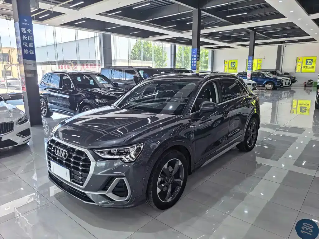Audi Q3 — фото 1