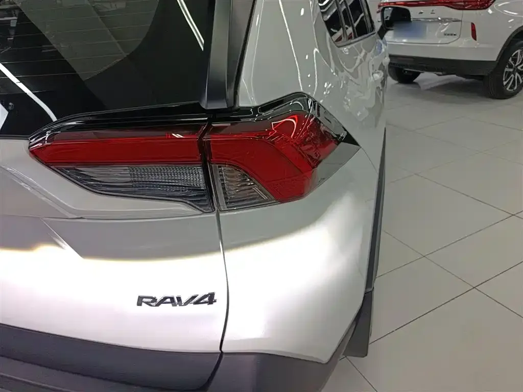 Toyota RAV4 2025 из CN, фото 10