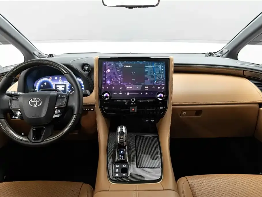 Toyota Alphard — фото 10