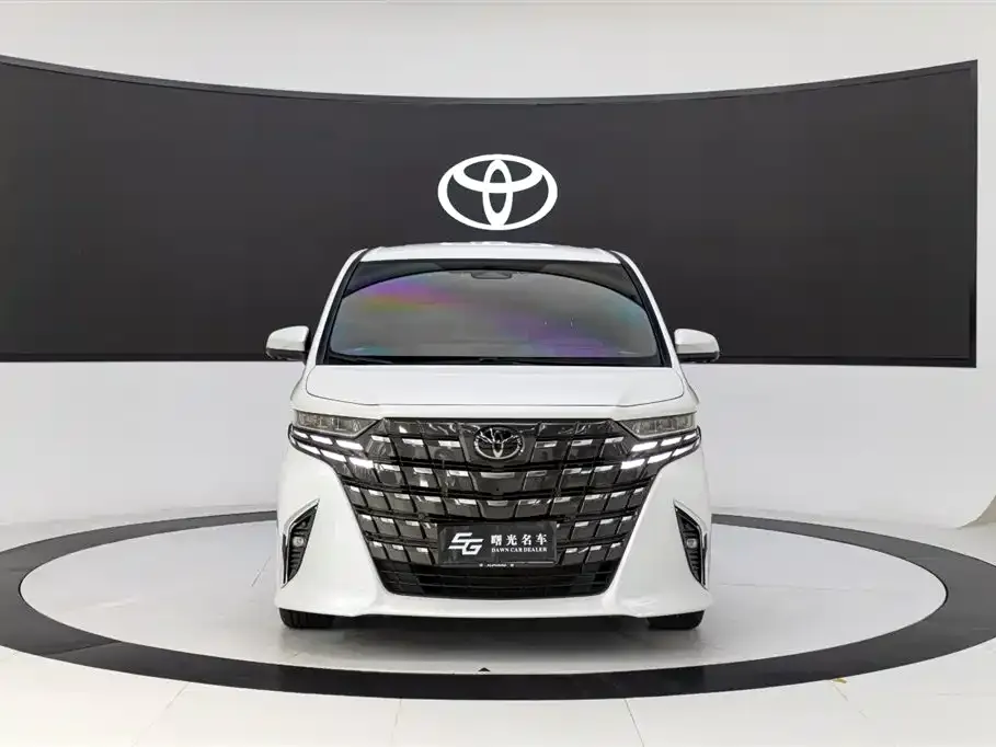 Toyota Alphard — фото 6