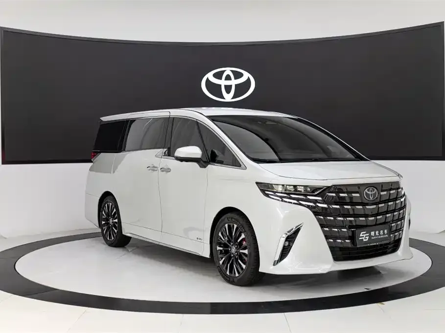 Toyota Alphard — фото 2