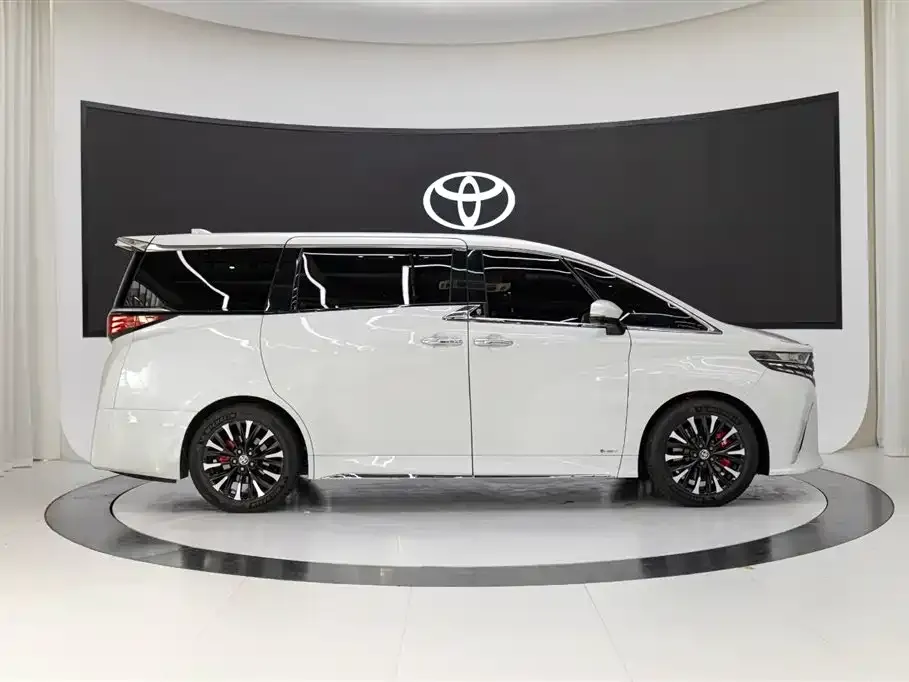 Toyota Alphard — фото 8