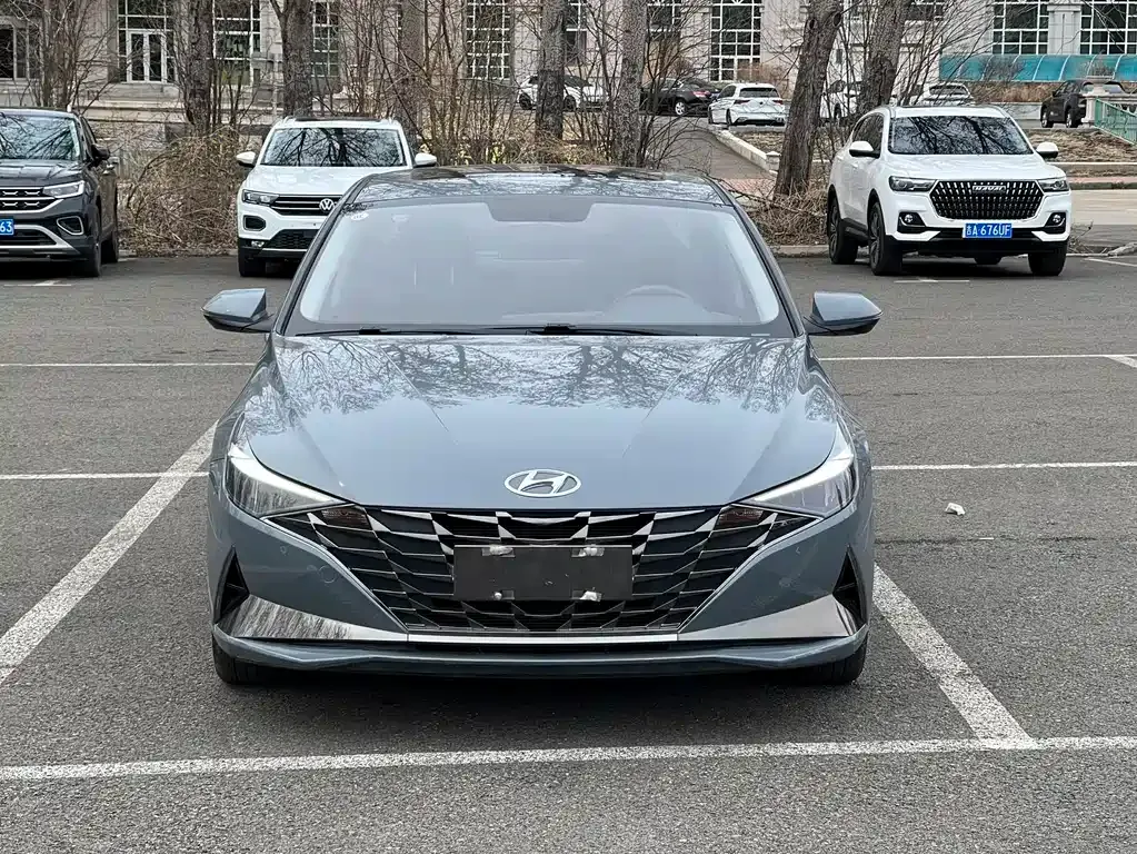 Hyundai Elantra — фото 10