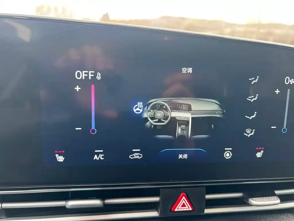 Hyundai Elantra — фото 2