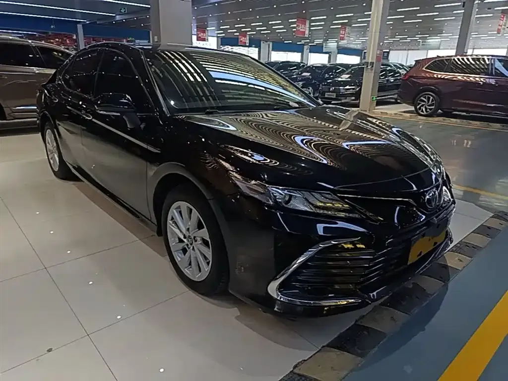 Toyota Camry — фото 5