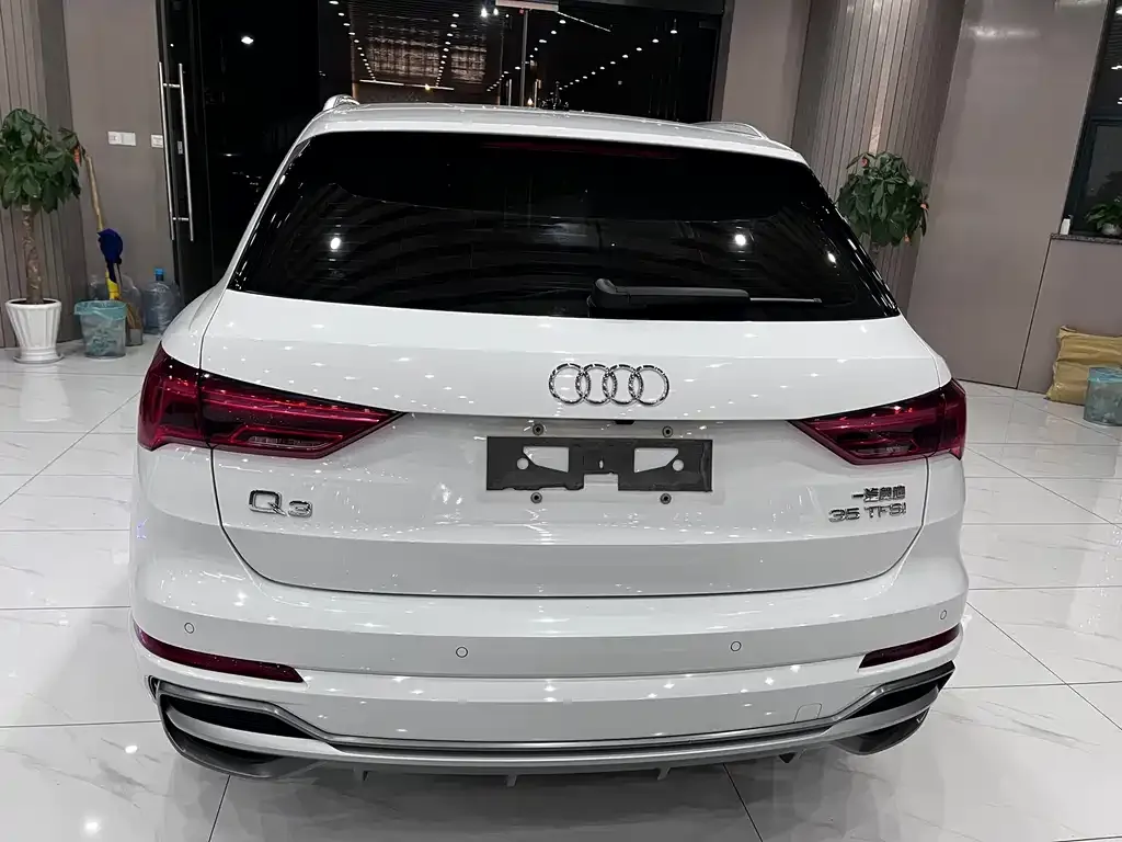 Audi Q3 — фото 7