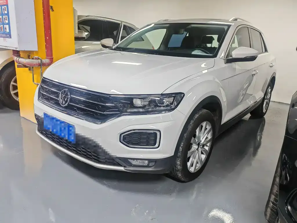 Volkswagen T-Roc — фото 1