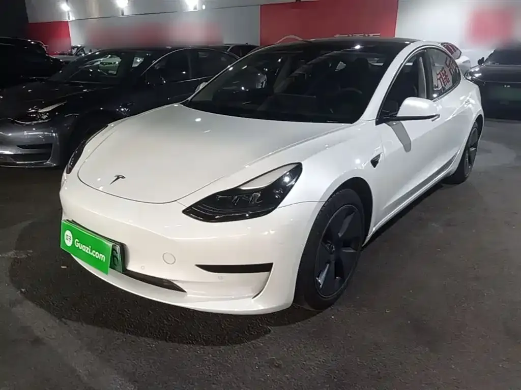 Tesla Model 3 — фото 8