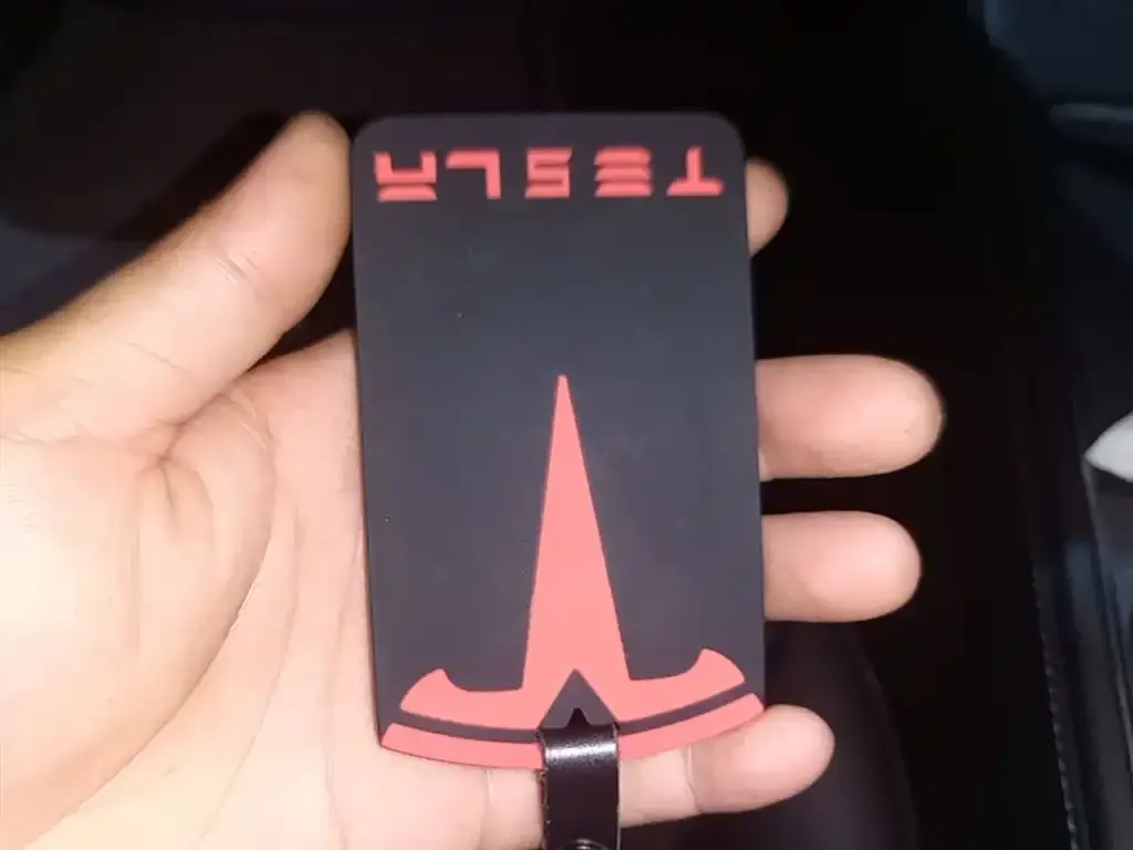 Tesla Model 3 — фото 4