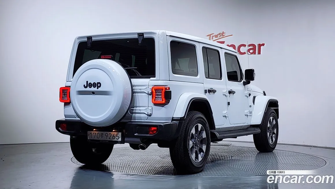 Jeep Wrangler — фото 8