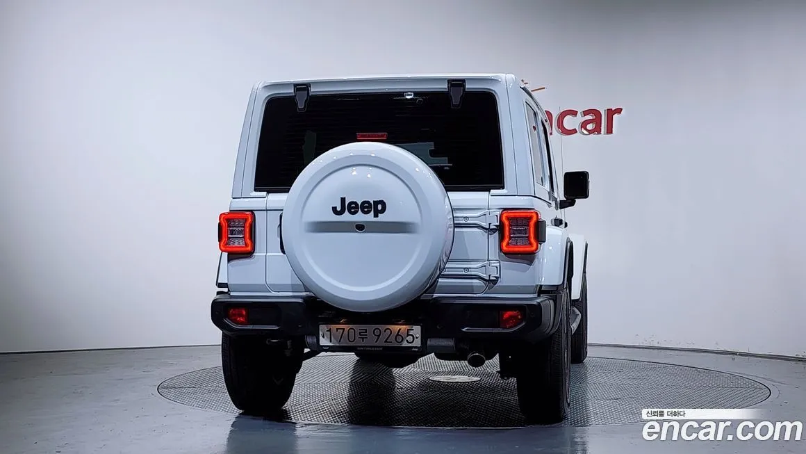 Jeep Wrangler — фото 7