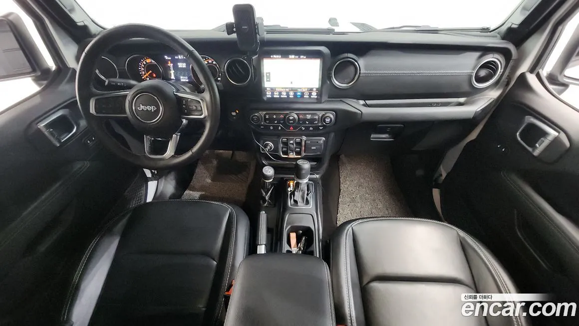 Jeep Wrangler — фото 10